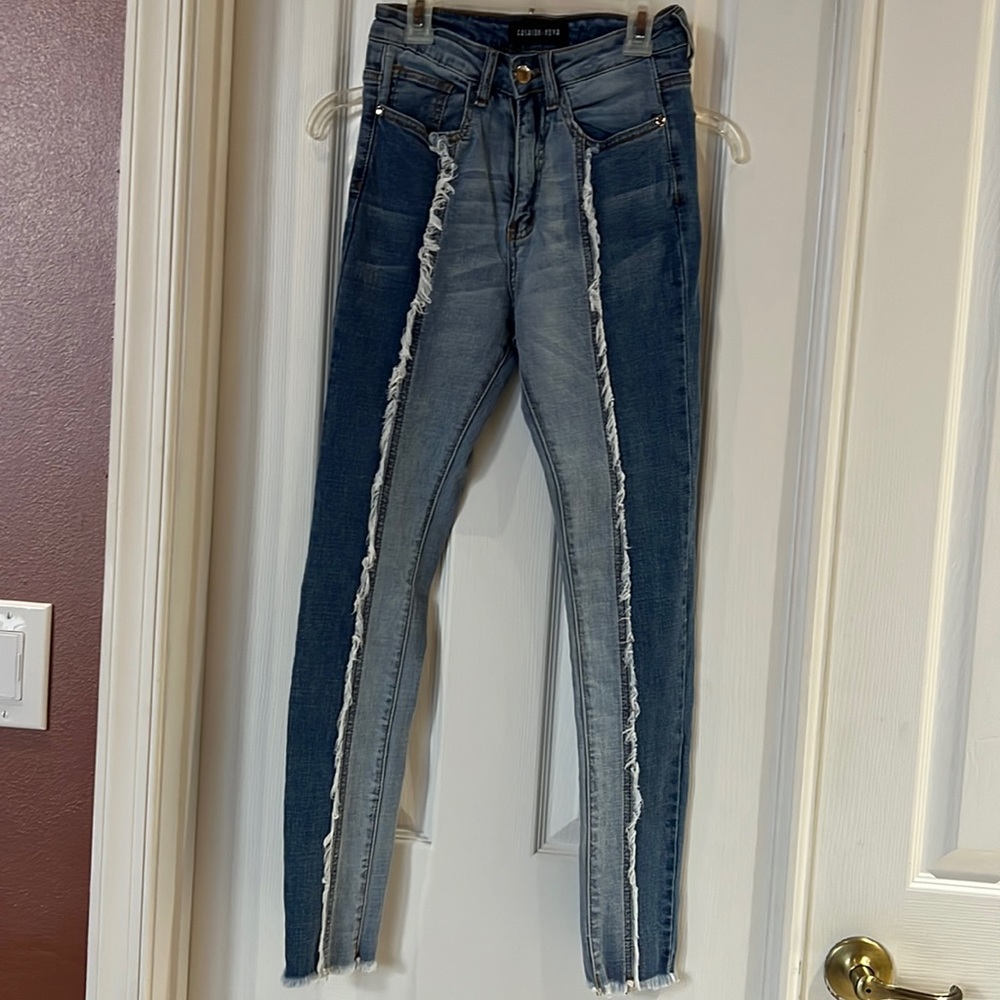 FashionNova two toned jeans size 0